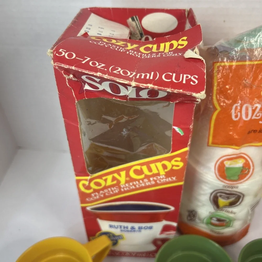 1970's SOLO COZY Cups 6 Plastic Cold/Hot Holders With Inserts Read